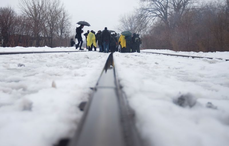 Canadian police set to remove indigenous protesters at site of disputed pipeline