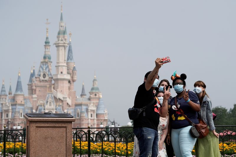 China's leisure, tourism feel chill of COVID curbs