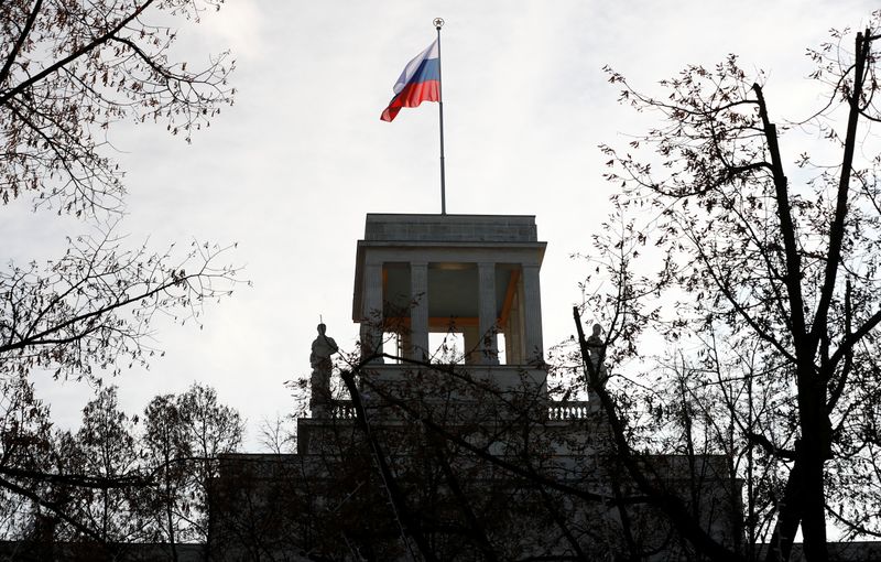 Diplomat found dead outside Berlin embassy was Russian secret agent - Der Spiegel