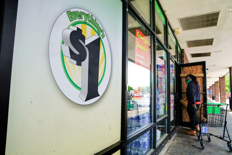 Dollar Tree beats quarterly sales estimates