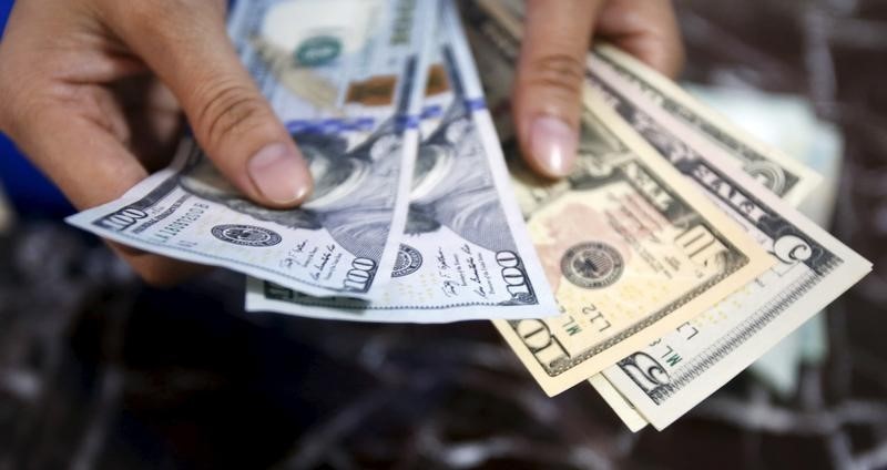 Dollar Up, Recovers from Omicron Shock but Volatility Remains