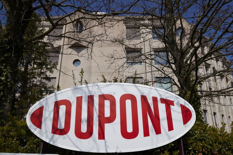 DuPont to buy engineering materials maker Rogers for $5.2 billion