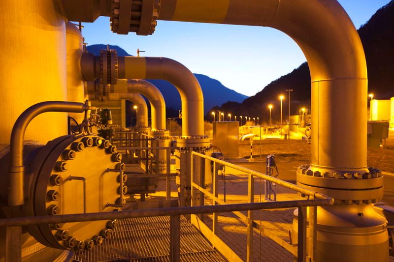 Europe's gas firms prime pipelines for hydrogen highway
