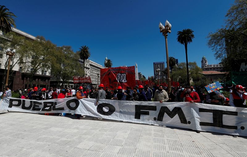 Exclusive-Argentina to agree economic plan with IMF then present it to Congress -source