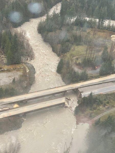 Floods cut rail access to Canada's Vancouver port, fatalities reported