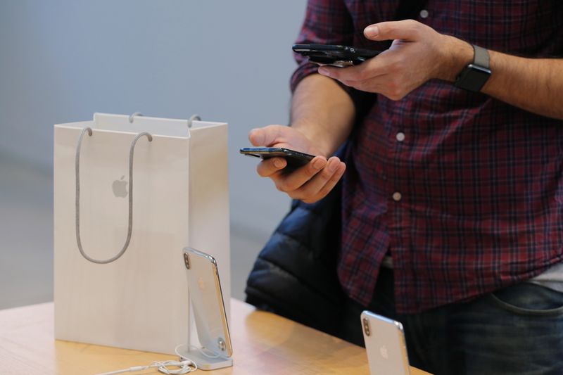 Gadget gifting may get costly this holiday season as supply chain plays The Grinch