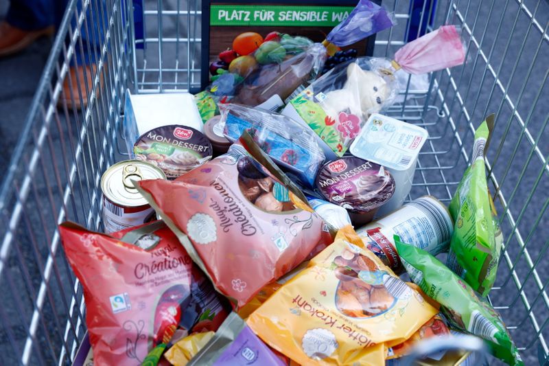 Germany to see inflation ease at start of 2022 -economy ministry