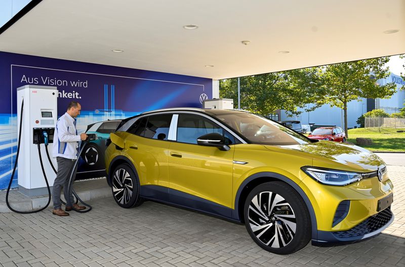 Exclusive: Global carmakers now target $515 billion for EVs, batteries