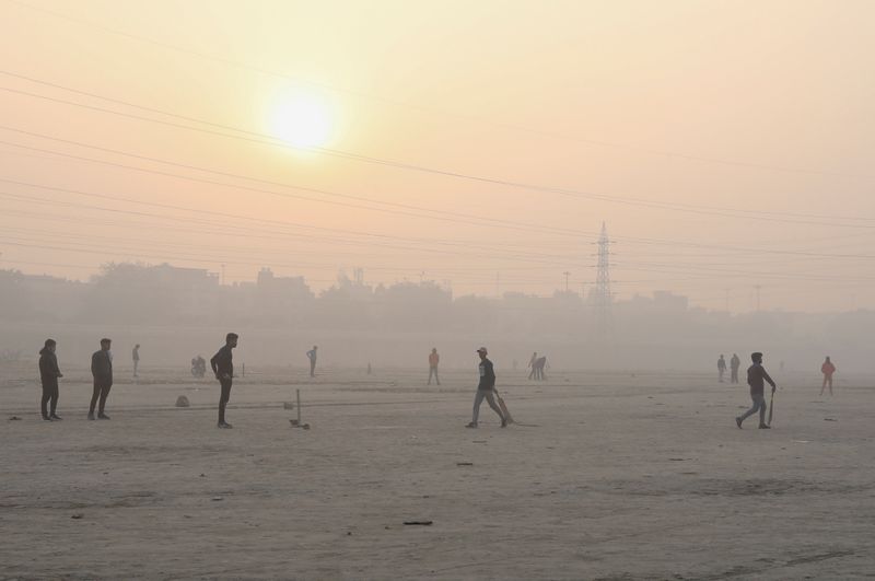 India steps up pollution fight in capital with power plant suspensions
