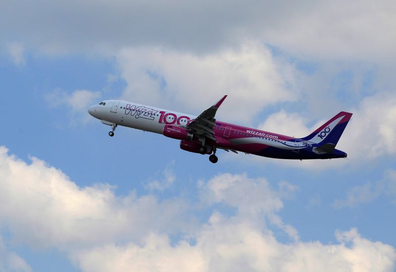 Indigo Partners airlines order 255 Airbus A321 jets
