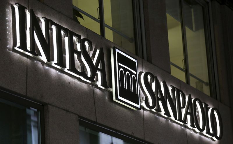 Intesa signs accord with unions for 2,000 early staff exits, 1,100 new hires