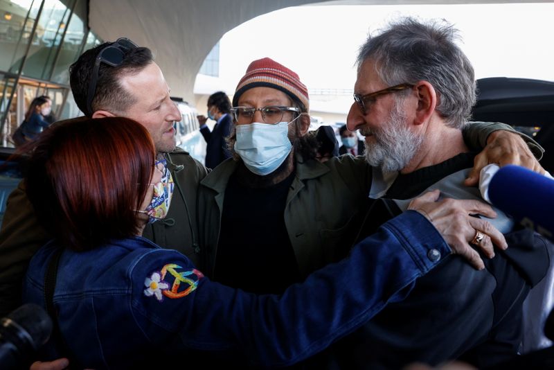 Journalist Fenster reunited with family in New York, pledges to work for detained in Myanmar