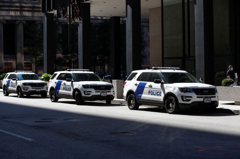 Judge grants temporary restraining order blocking vaccine mandate for Chicago police -local media