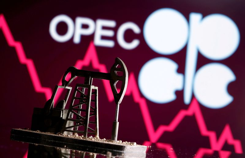 Kremlin committed to OPEC+ pledges, no plans to discuss oil-stock release with group