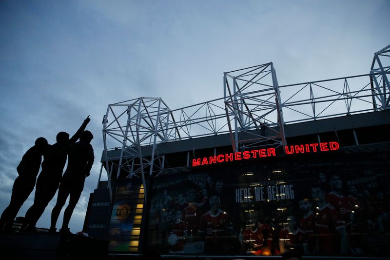 Manchester United first-quarter loss narrows as fans return