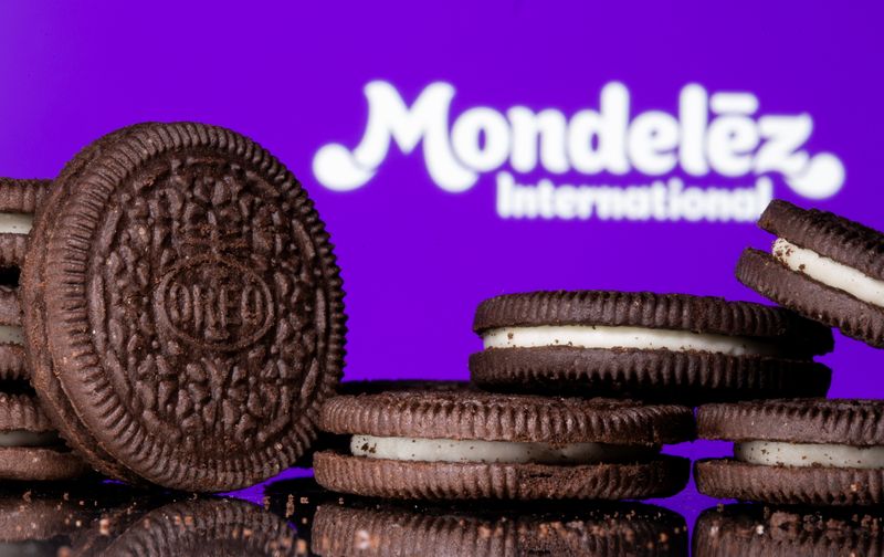 Mondelez raises sales forecast on emerging markets strength
