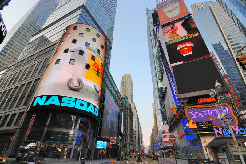 Nasdaq Closes at New High as Earnings, Chip Rally Spur Tech Bulls