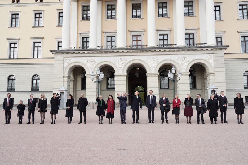 Norway's new government plans wealth fund spending identical to predecessor