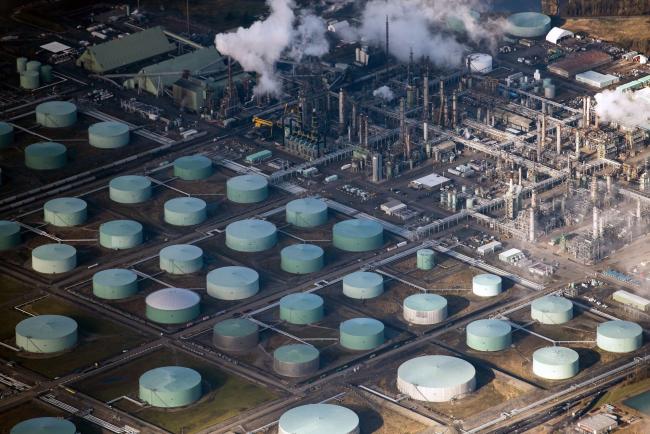 Oil Advances With Global SPR Release Smaller Than Expected