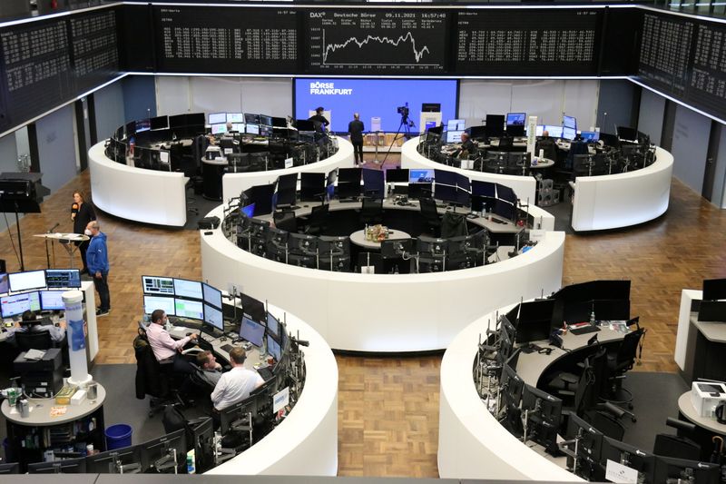 Oil stocks, earnings drive European stocks higher