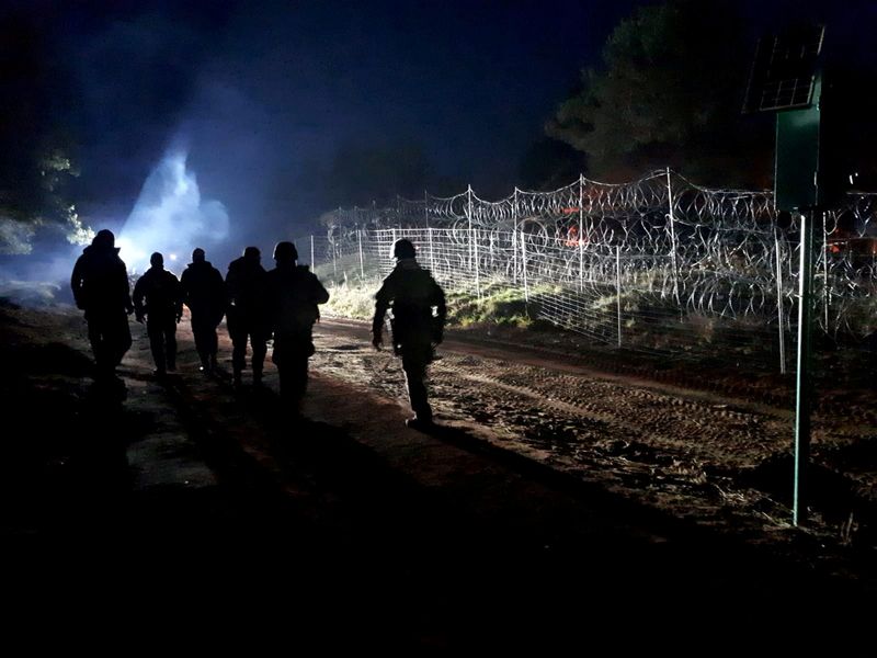 Poland reports violent clashes overnight as migrants attempt new border breach