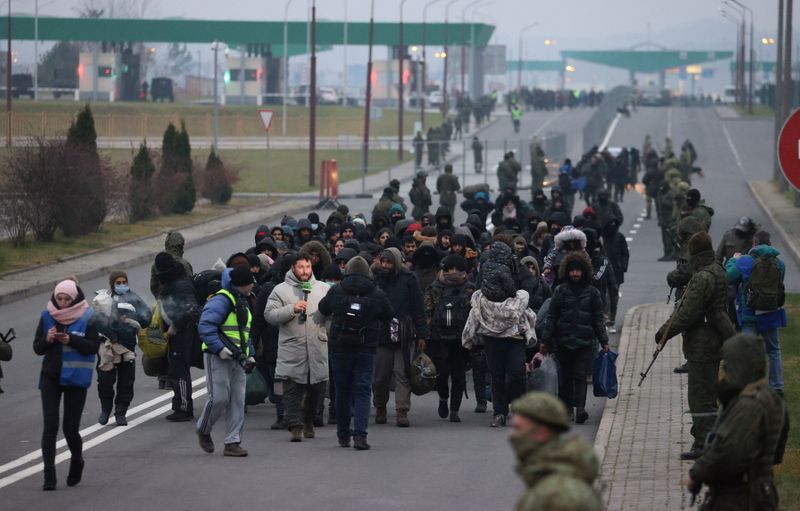 Poland turns water cannon on migrants, crisis stokes East-West tension