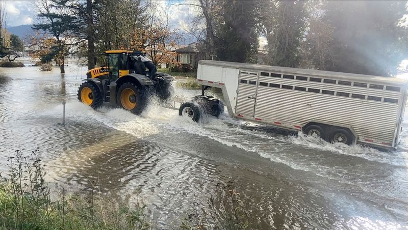 Receding waters help flood-hit Canadian town to avoid disaster