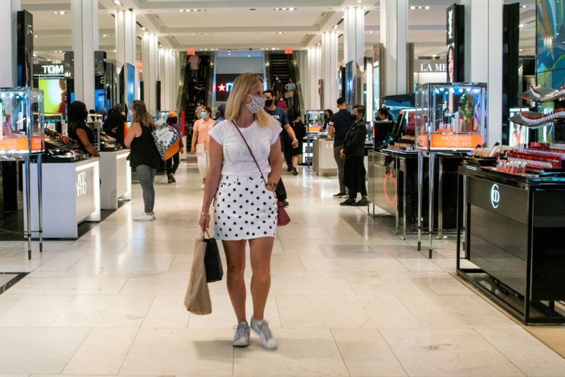 Retailers dream of a glitzy Christmas, even as supply chain snarls loom