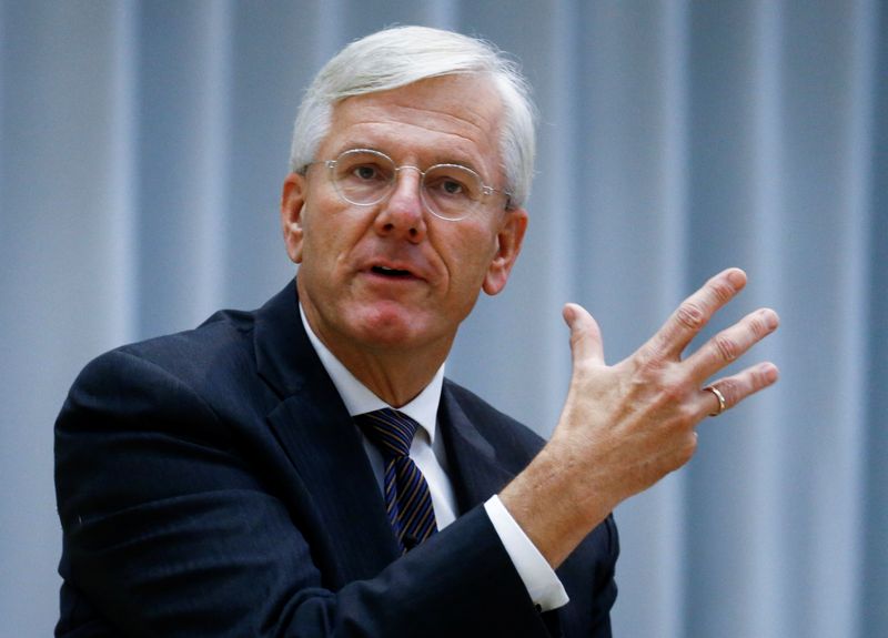 Roche chairman sees greater flexibility after Novartis deal - paper