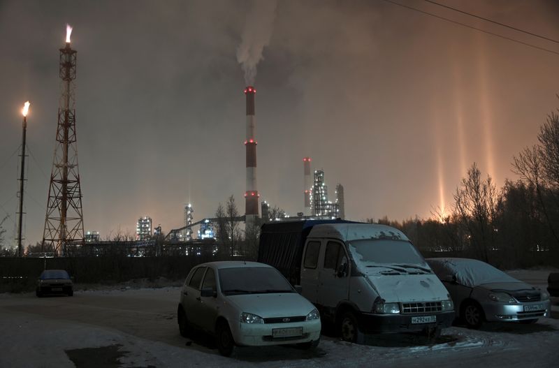 Russian services sector contracts in Oct due to weak client demand -PMI