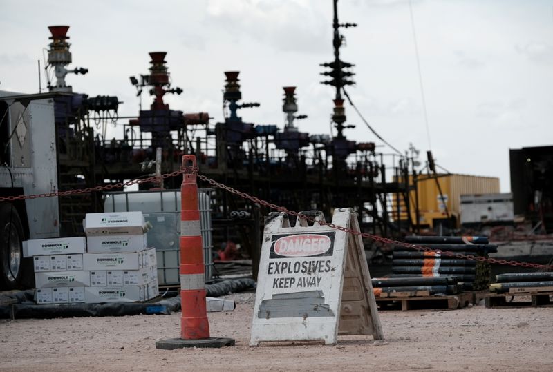 Shale oil's slower investment sparks new tension with White House