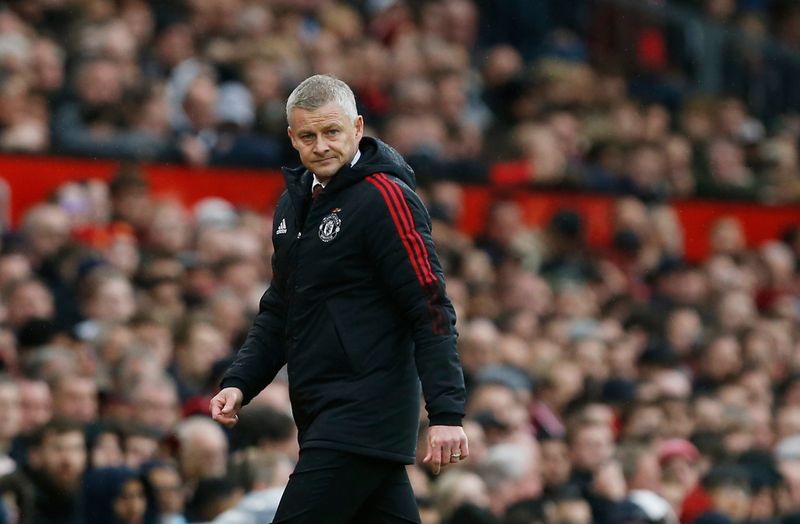 Soccer-Manchester United sack manager Solskjaer