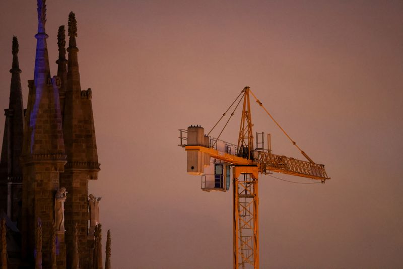 Spain on track to cut deficit even in weaker economic scenario, minister says