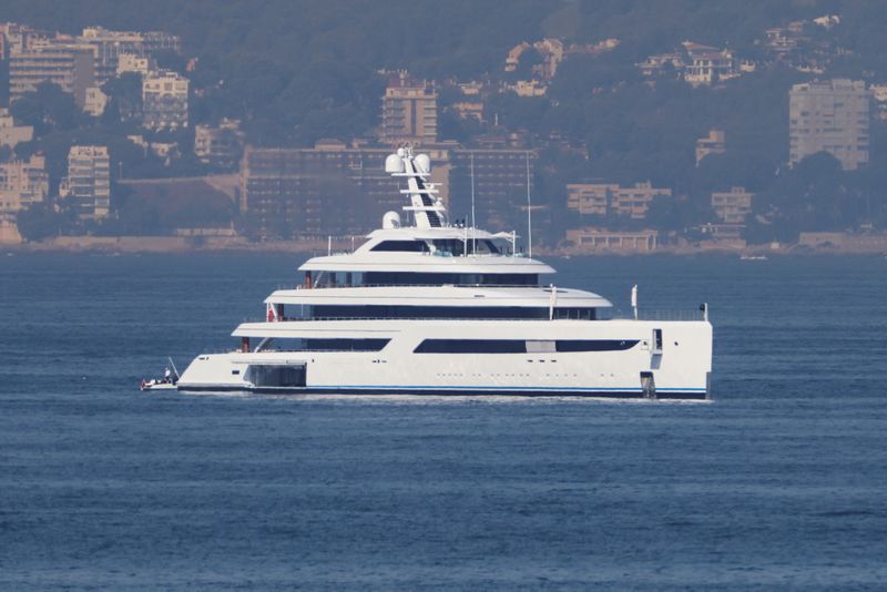 Superyachts enjoy pandemic tailwind as rich seek zen at sea