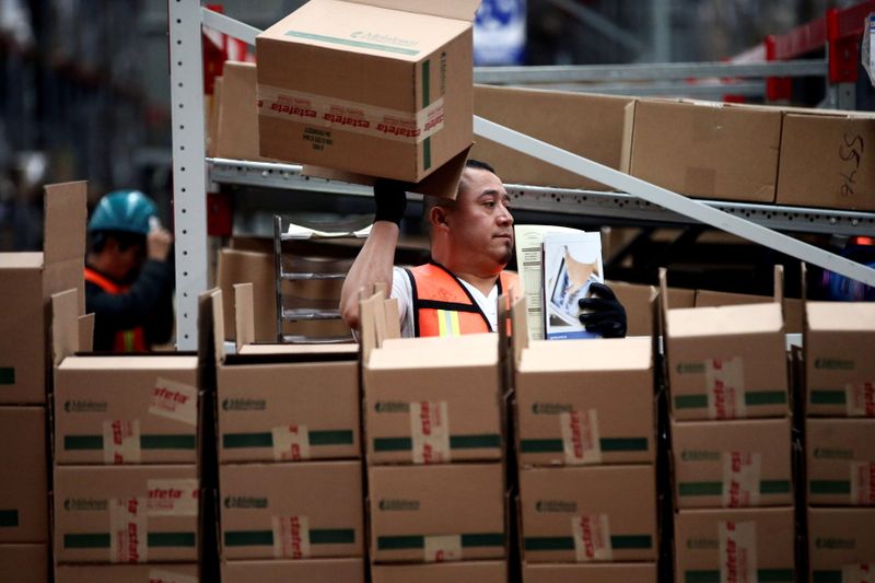 Supply chains add to Mexico economy slump, piling pressure on central bank