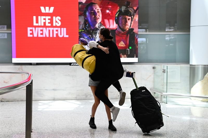 Sydney Airport signs $17.5 billion buyout deal, continues to recommend offer