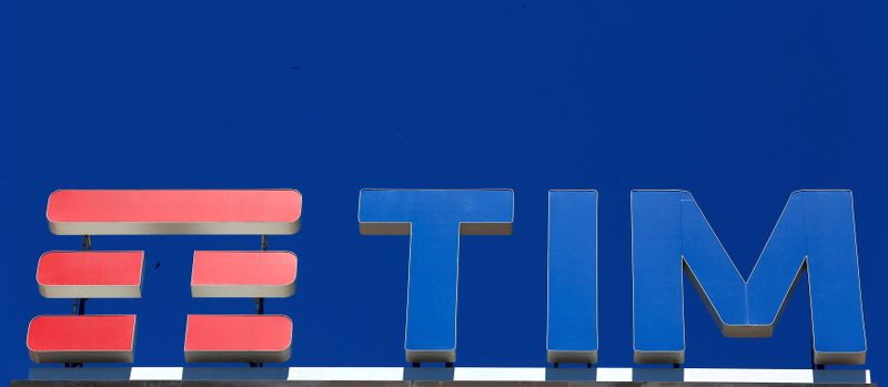 Telecom Italia to hold extraordinary board meeting on Nov. 26 - sources