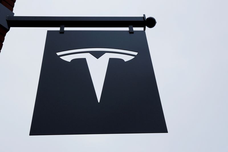 Tesla was traveling at high speed before fatal Florida crash -NTSB