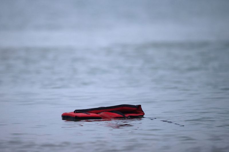 Thirty-one migrants perish trying to cross Channel to UK