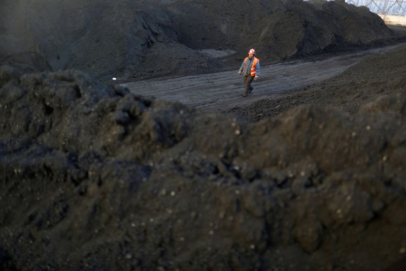 Traders left on the hook for expensive coal after China squashes prices