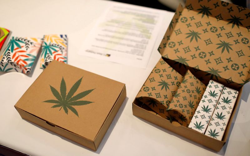 U.S. Republicans move to decriminalize marijuana at federal level