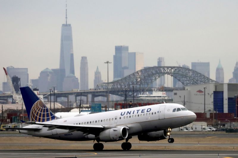 U.S. airlines and Amazon join push to reduce aircraft emissions