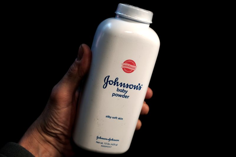 U.S. judge halts Johnson & Johnson talc litigation for 60 days