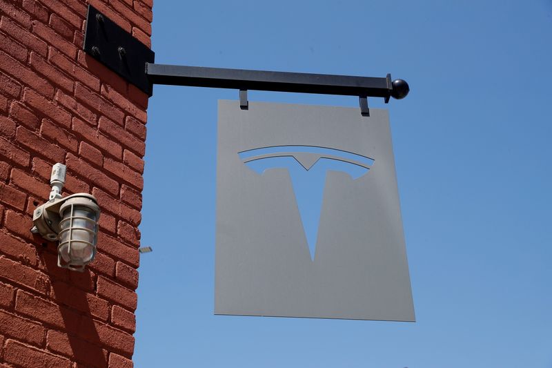 U.S. safety regulator says aware of Tesla owner complaint of self-driving test software