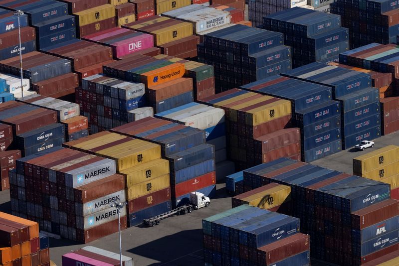 White House sees improved movement of goods, urges better oversight of shipping sector