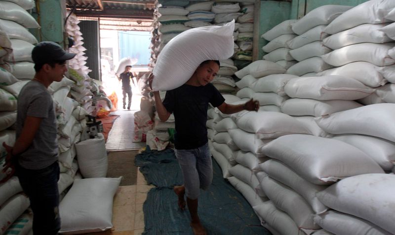World food prices hit new 10-year high in October -FAO