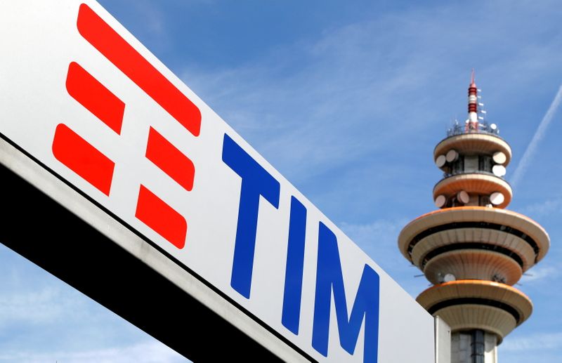 Telecom Italia: looking for the right connections