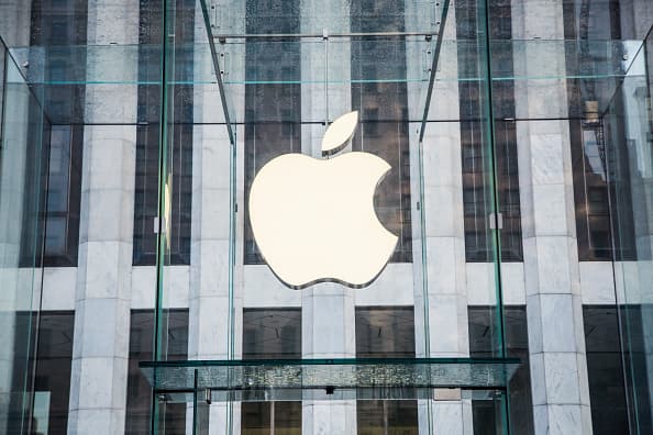 Apple closes stores to customers in New York City due to Covid surge