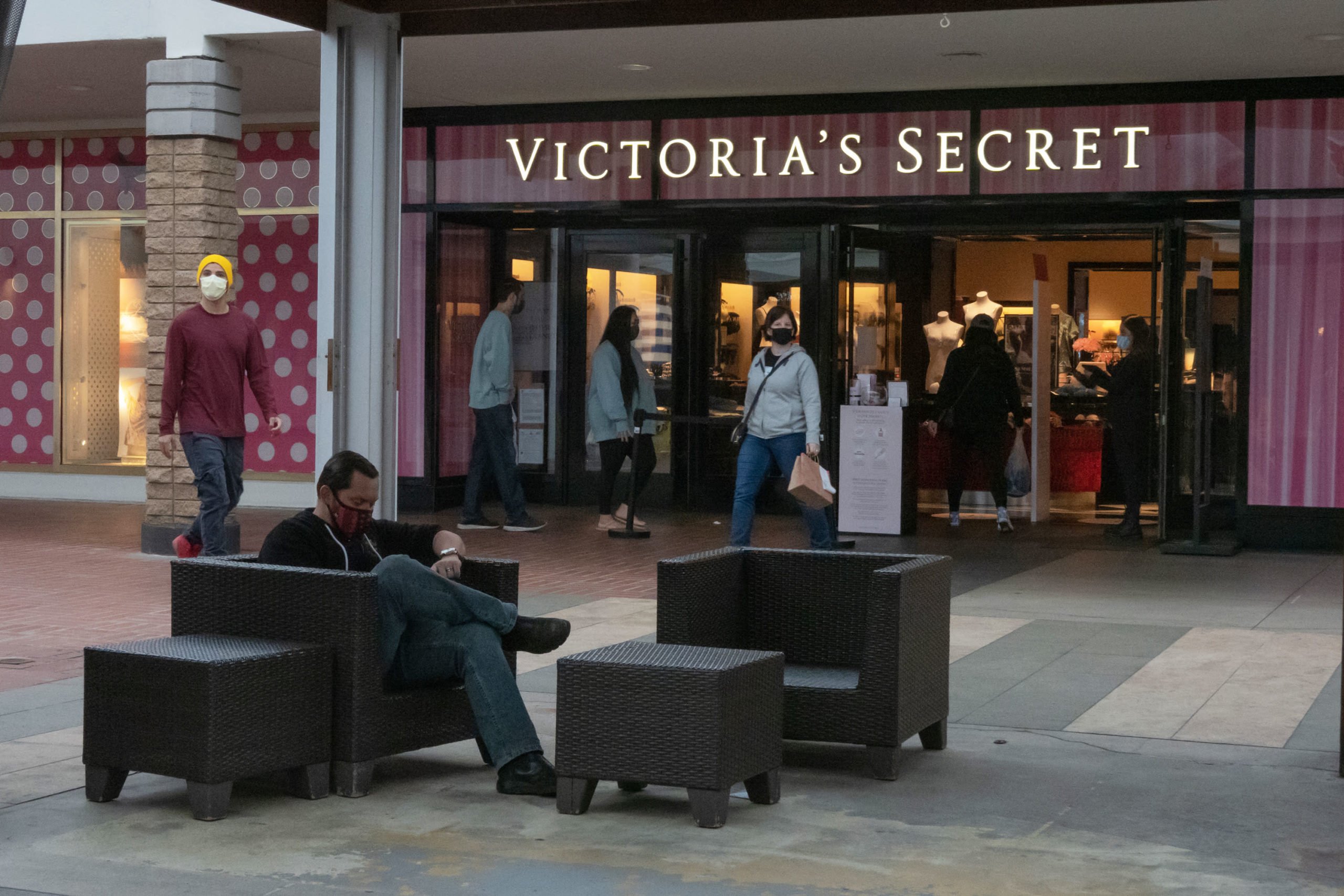 Victoria’s Secret shares rise on share buyback plans, holiday sales growth
