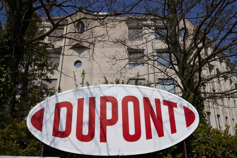 Advent, Carlyle to consider bid for DuPont's $12 billion unit - Bloomberg News